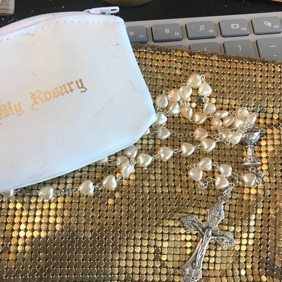 VINTAGE ROSARY. WITH MY ROSARY POUCH PREOWNED - Picture 2 of 2